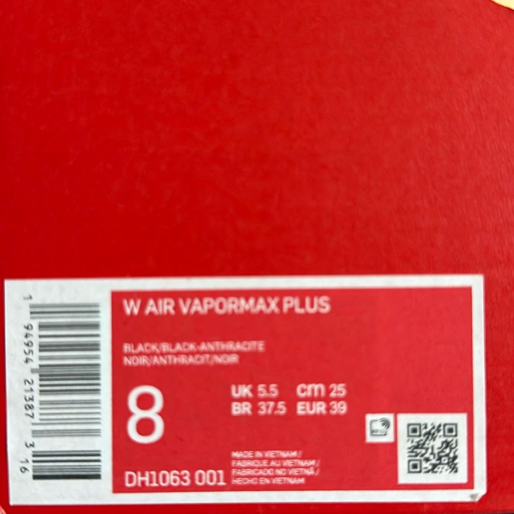 Women’s Nike Vapormax Plus: In Box: Worn a few times: size 8